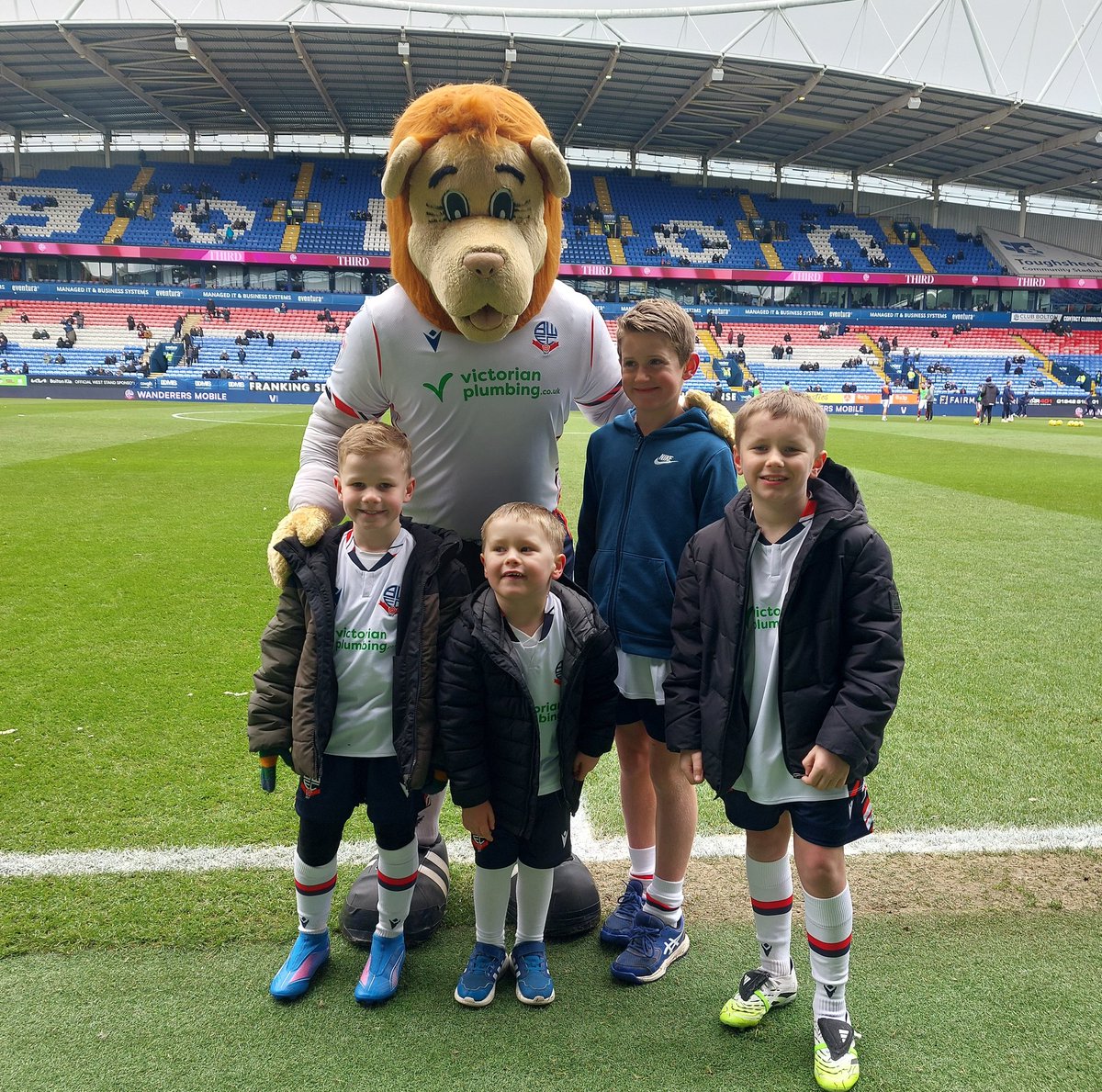 Today's Mascot VIPs ⚽ 🦁#bwfc