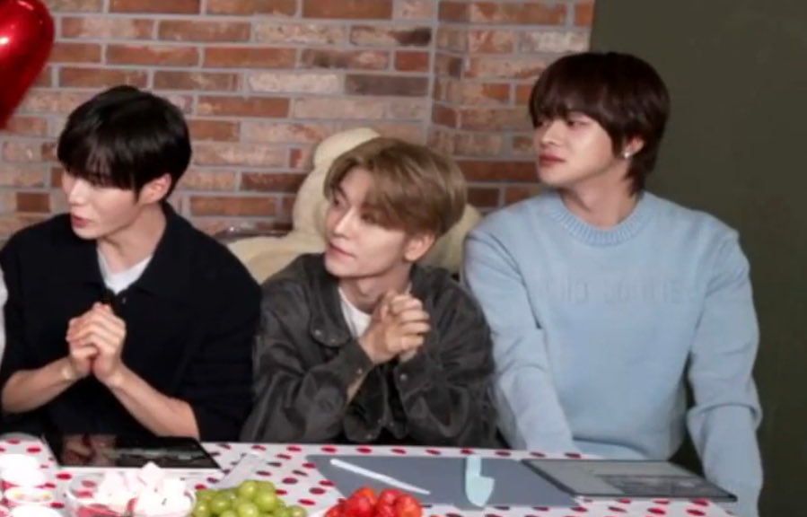 wonxincake's tweet photo. the yaoi size difference everyone keeps talking about https://t.co/kdntnsToEb