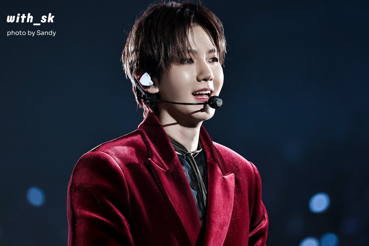 260104 Reverie [dot]D3

#백현 #BAEKHYUN #ベッキョン
<a href="/B_hundred_Hyun/">Baekhyun_EXO</a>