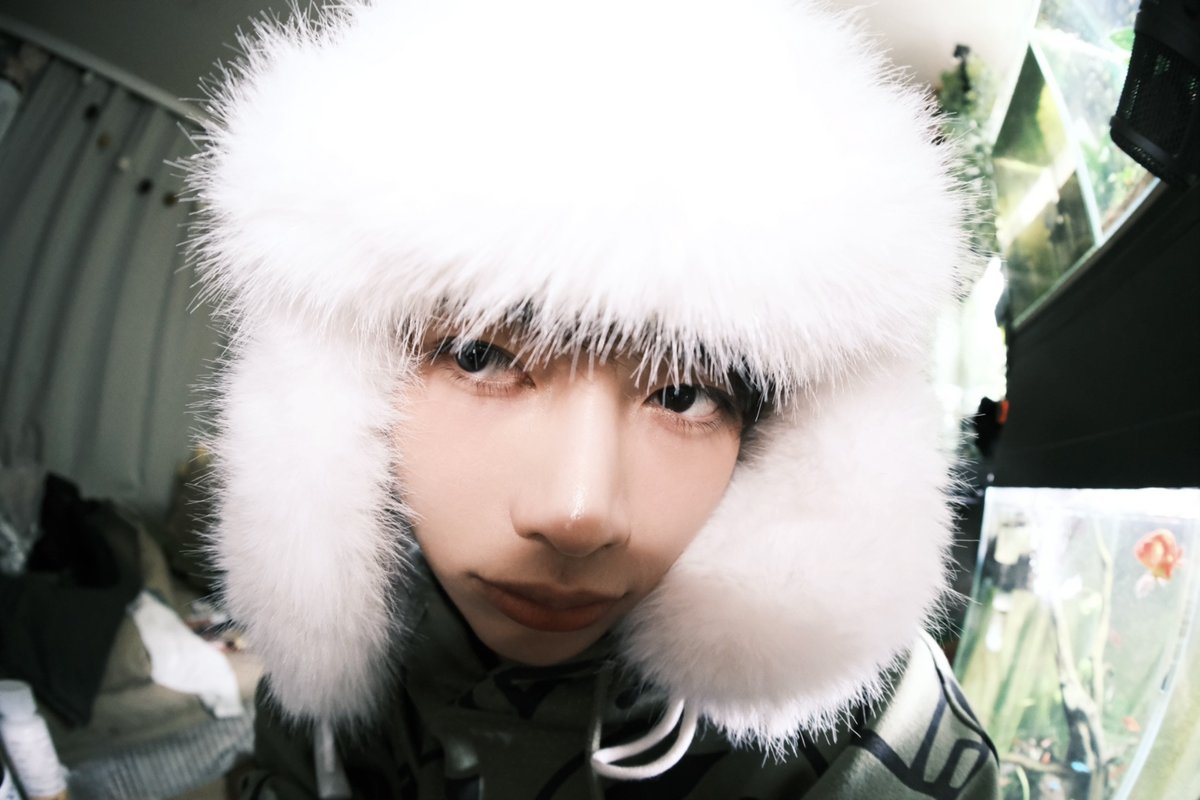 HanBiniEyewoniE's tweet photo. 260104 #From_TEMPEST

[🌤 ON ☀️DAY] 2026 first Sunday ✨
https://t.co/LtSTrAV0Io

#템페스트 #TEMPEST #한빈 #HANBIN https://t.co/CywS5a8DEb
