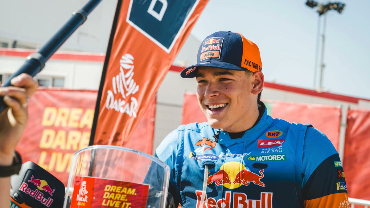CANET GANA LA CATEGORÍA RALLY GP!!!

Le añaden 6 minutos a Ross Branch y de esta forma es el español el que se queda con la victoria en la categoría de motos.

A su vez retoma el liderato de la general haciendo historia.

#Dakar2026 #DakarInSaudi