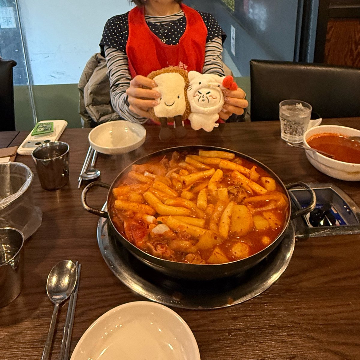 zomuulzomuul's tweet image. 약1년반만에떡도리탕재회…….