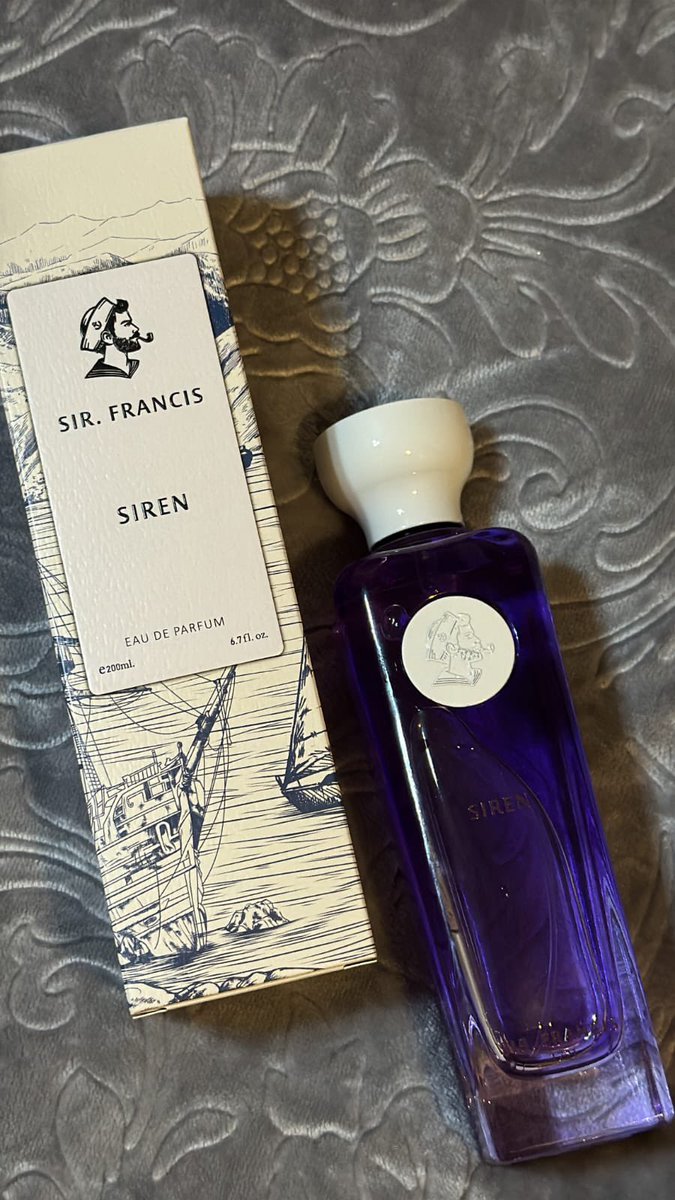 ihttt's tweet image. اي مناسبه عندي من دون تفكير عطري الاول الي يحسسني بأنوثتي رشتين منه على فستاني كل مامشيت او قعدت اشم العطـر فوحانه روووعه سايرن من سير فرانسيس ريحته تجنن دددلع ❤️‍🔥💜💜