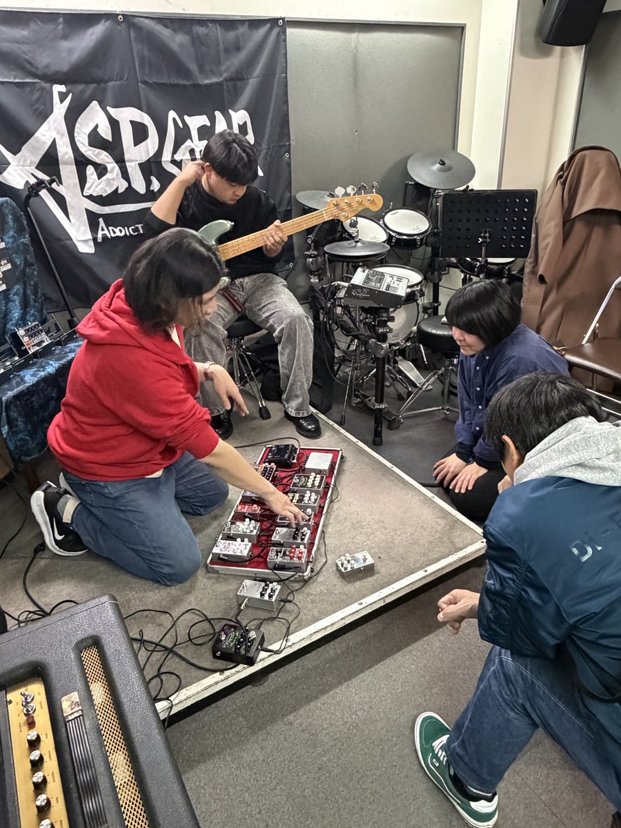 LEADMAN264340's tweet photo. A.S.P.GEARフェア vol.2
初日 1/3(金) スペシャルイベント　ご参加して頂いた皆様有難うございました！
皆さん興味津々で、質問など沢山頂き、ビルダーの経免さんも熱く語って頂き、大変良いイベントになりました。
まだ、製品の試奏は引き続き可能ですのでお待ちしております！
#aspgear
#leadman https://t.co/fle8D4VXBC
