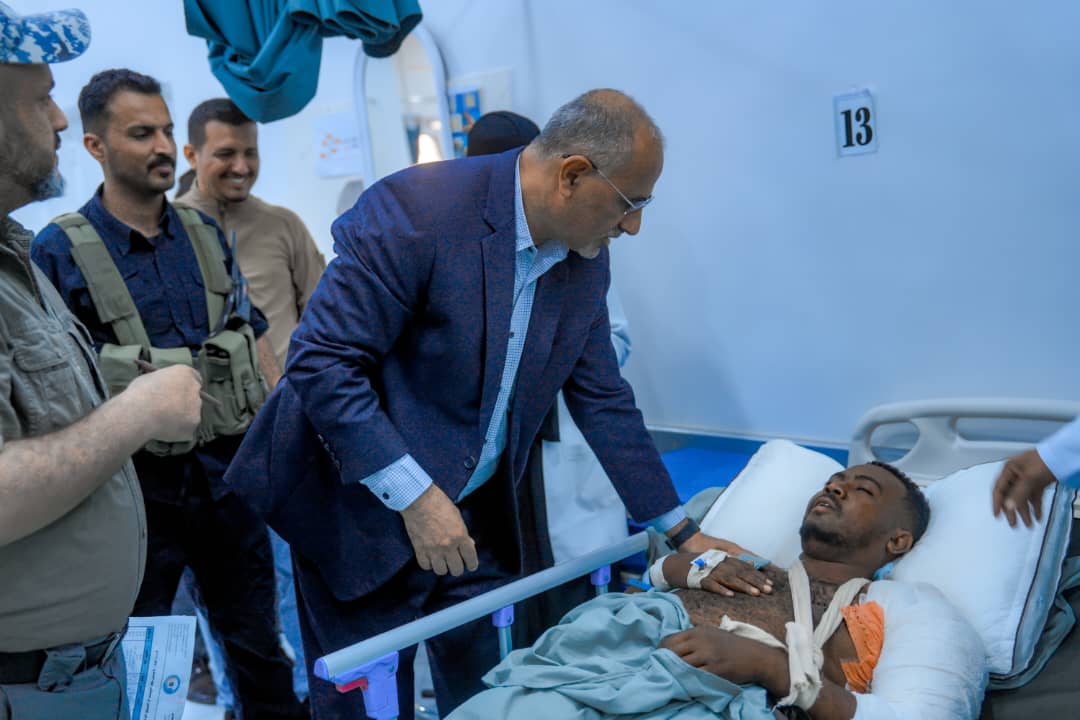 STCSouthArabia's tweet image. الرئيس الزُبيدي يطمئن على أحوال جرحى عملية “المستقبل الواعد” بمستشفى عبود العسكري
stcaden.com/posts/32406