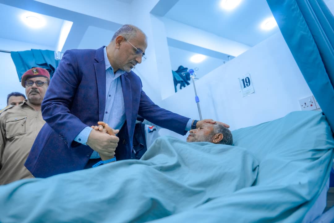 STCSouthArabia's tweet image. الرئيس الزُبيدي يطمئن على أحوال جرحى عملية “المستقبل الواعد” بمستشفى عبود العسكري
stcaden.com/posts/32406