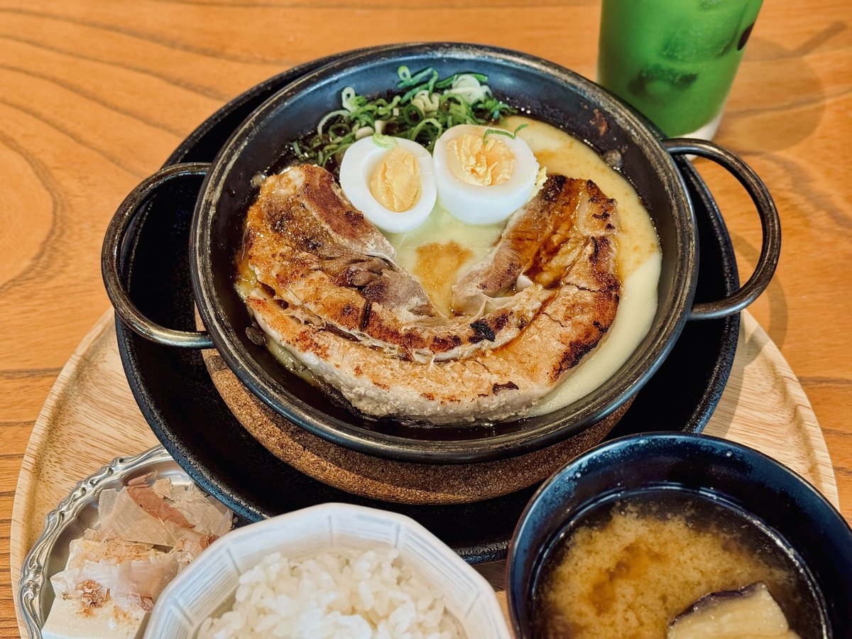 apollo_mini's tweet photo. 藤沢本町のlit:lil（リトリル）さんの可愛くて美味しいスイーツや横浜のMr gentlemanさんのポークジンジャーもおすすめです https://t.co/svqqQDzq49