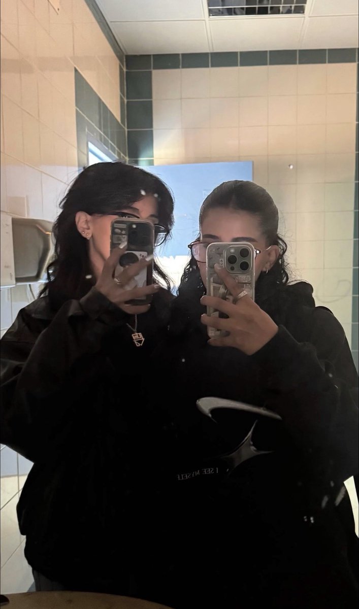 ren (@renvixz) on Twitter photo 