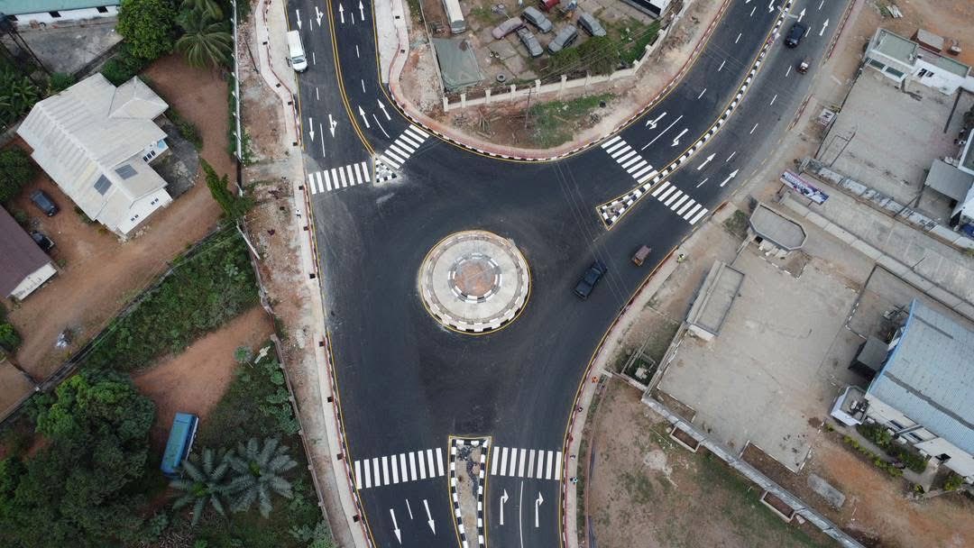 myabiadaily's tweet image. UPDATE: Library Avenue/Bank Road. Planet Projects has a mandate from the ABSG to reshape many of the major junctions/roads in our cities into this.