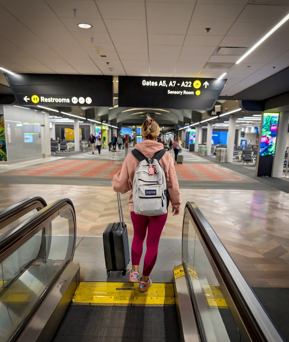 kasia__xoxo_'s tweet image. Ready for #takeoff!

#vacation #Airport