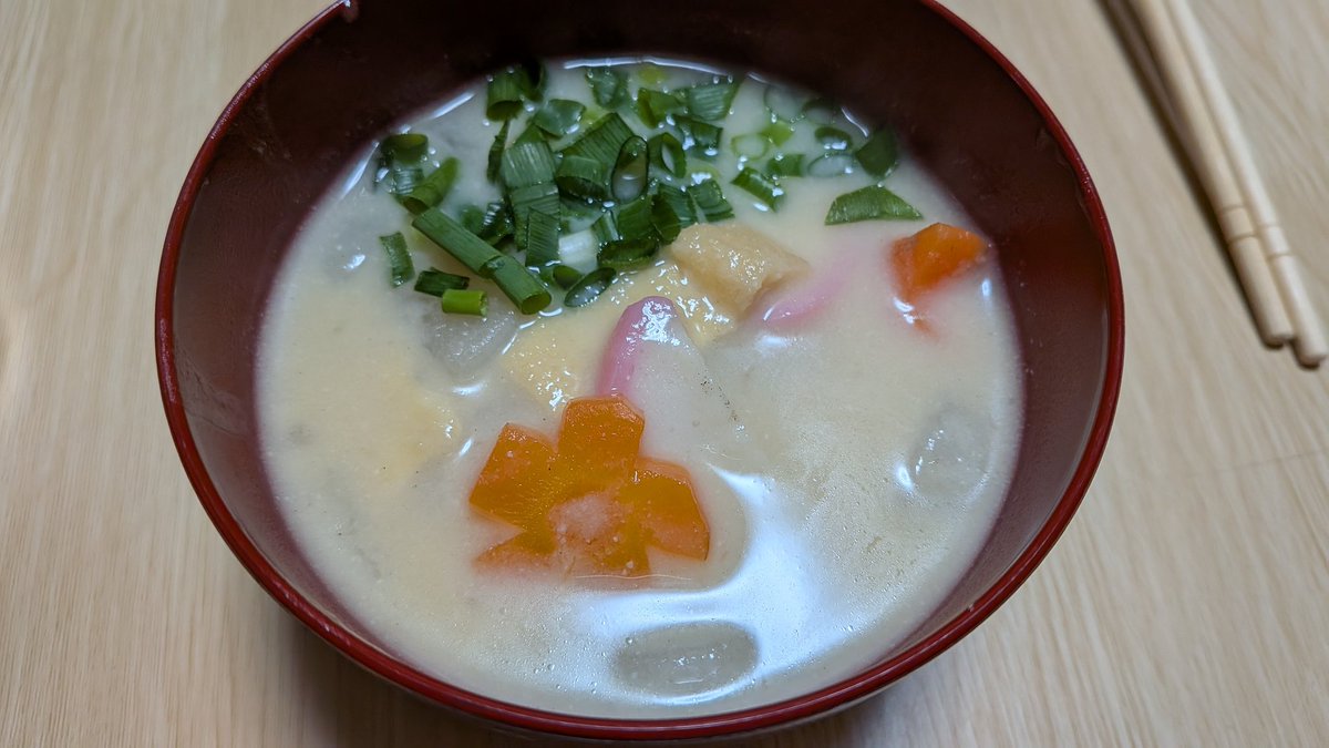 SekiseiSorapi's tweet photo. 明けましてぉめでとぅござぃます☺💕今年も🪞を愛するソラピ🐥💕トップ4を愛するママ😅を宜しくぉねがぃ致します♡♡♡　#セキセイインコ
#ソラピ#トップ4大好き♡ https://t.co/x2zTFq9jYZ