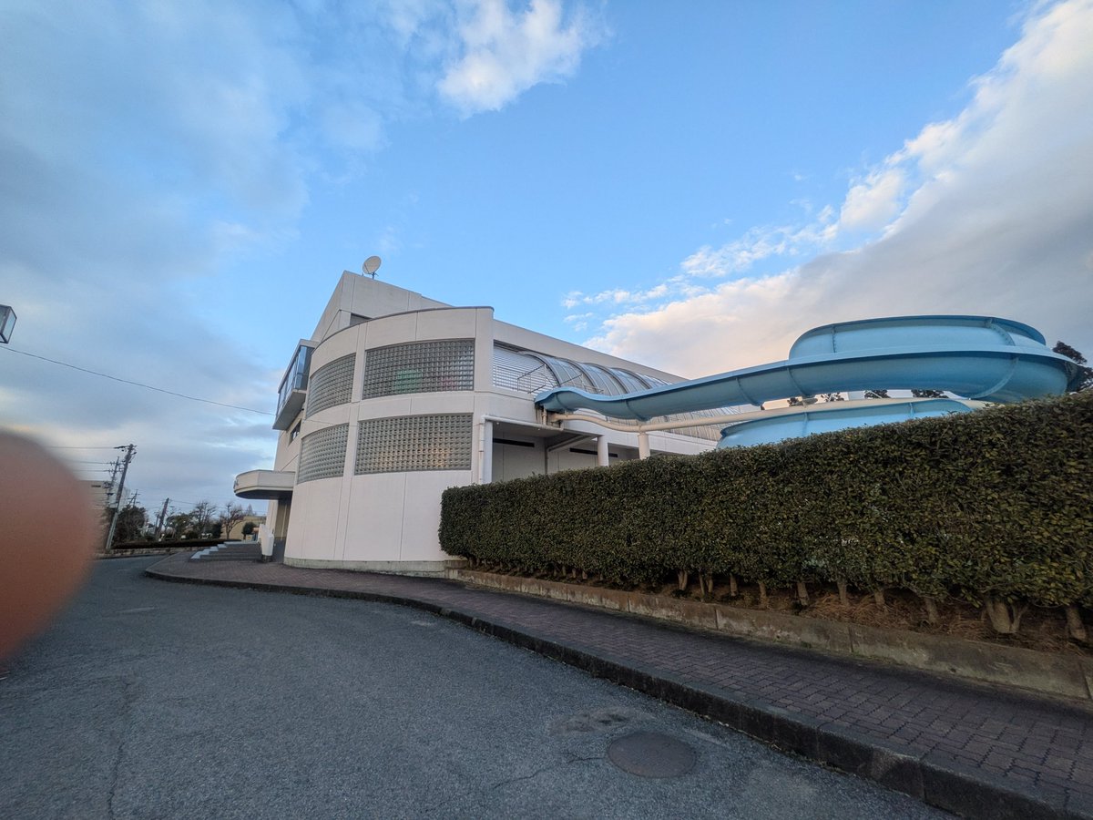 2026年初泳ぎ完了。地元のプールではまだ開いてなかったので、ちょこっと遠征。気持ちよく泳げました😄各地で見かけましたらよろしくお願いします🙇