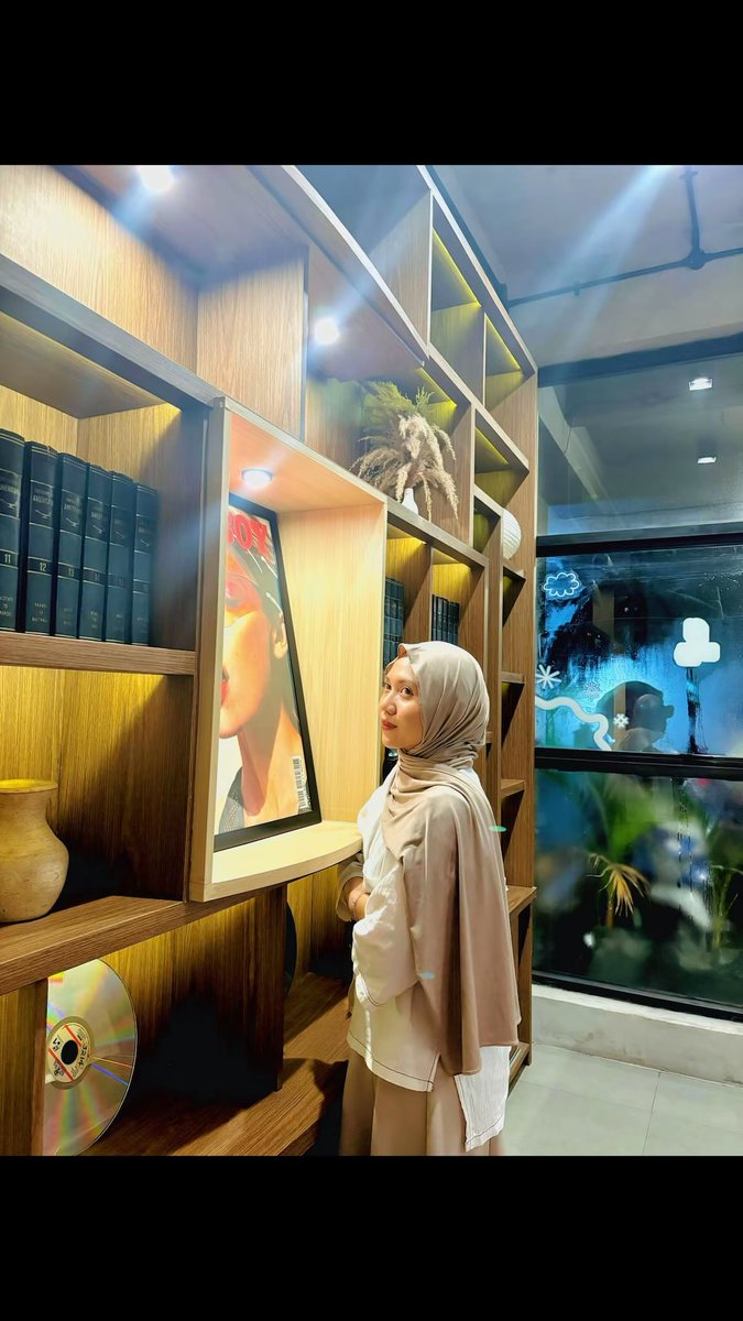 elsndpd's tweet image. Pokoknya jangan liat kamera👍🏻