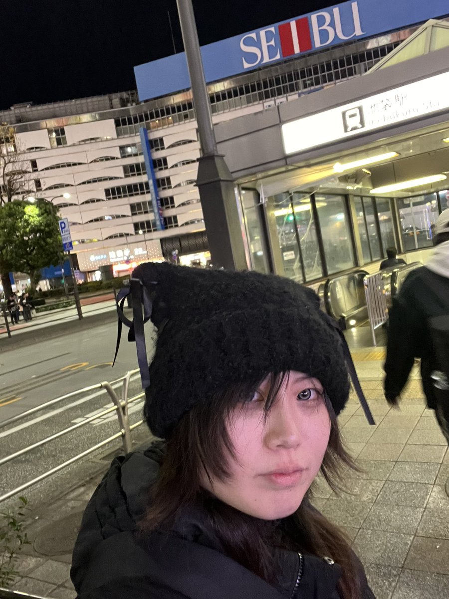 【明けましておめでとう𝐻𝑎𝑝𝑝𝑦𝑁𝑒𝑤𝑌𝑒𝑎𝑟】
【日時の訂正がある為、再投稿】
私のシェアアトリエ、閉じます！！！
3月15日には閉めることが決定しました！
だから皆、遊びに来て！
アトリエ入場料は1000円！

詳しく話すと……
↓
↓