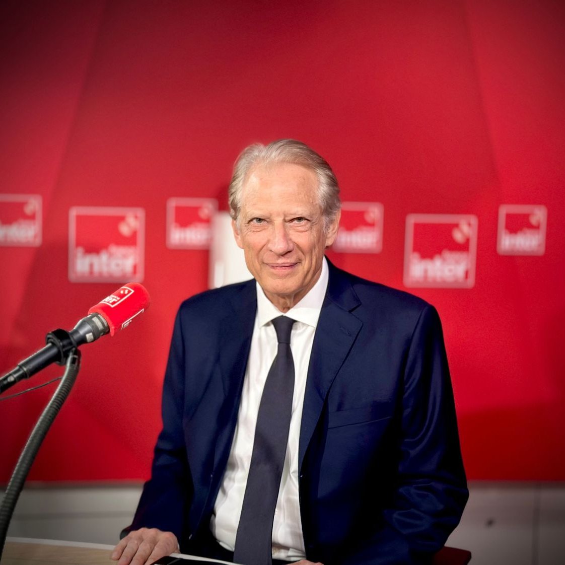 AlertesInfos's tweet image. 🇫🇷 Dominique de Villepin sur Jordan Bardella : "Est-ce que vous monteriez dans un A380 avec, à sa tête, un pilote qui aurait zéro heure de vol au compteur ?". (intervention sur BFMTV)