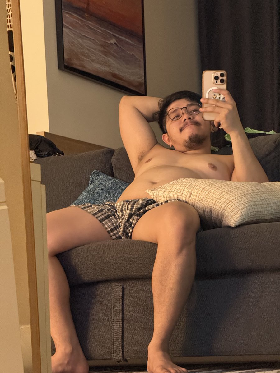 _ekzel's tweet image. new year pit stop  🛑