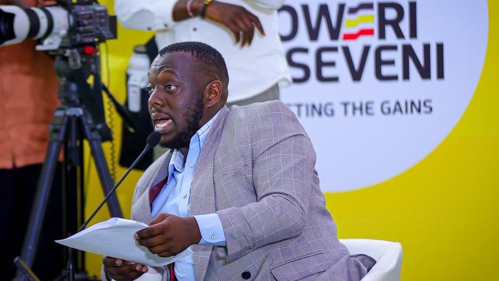 ChimpReports tweet media