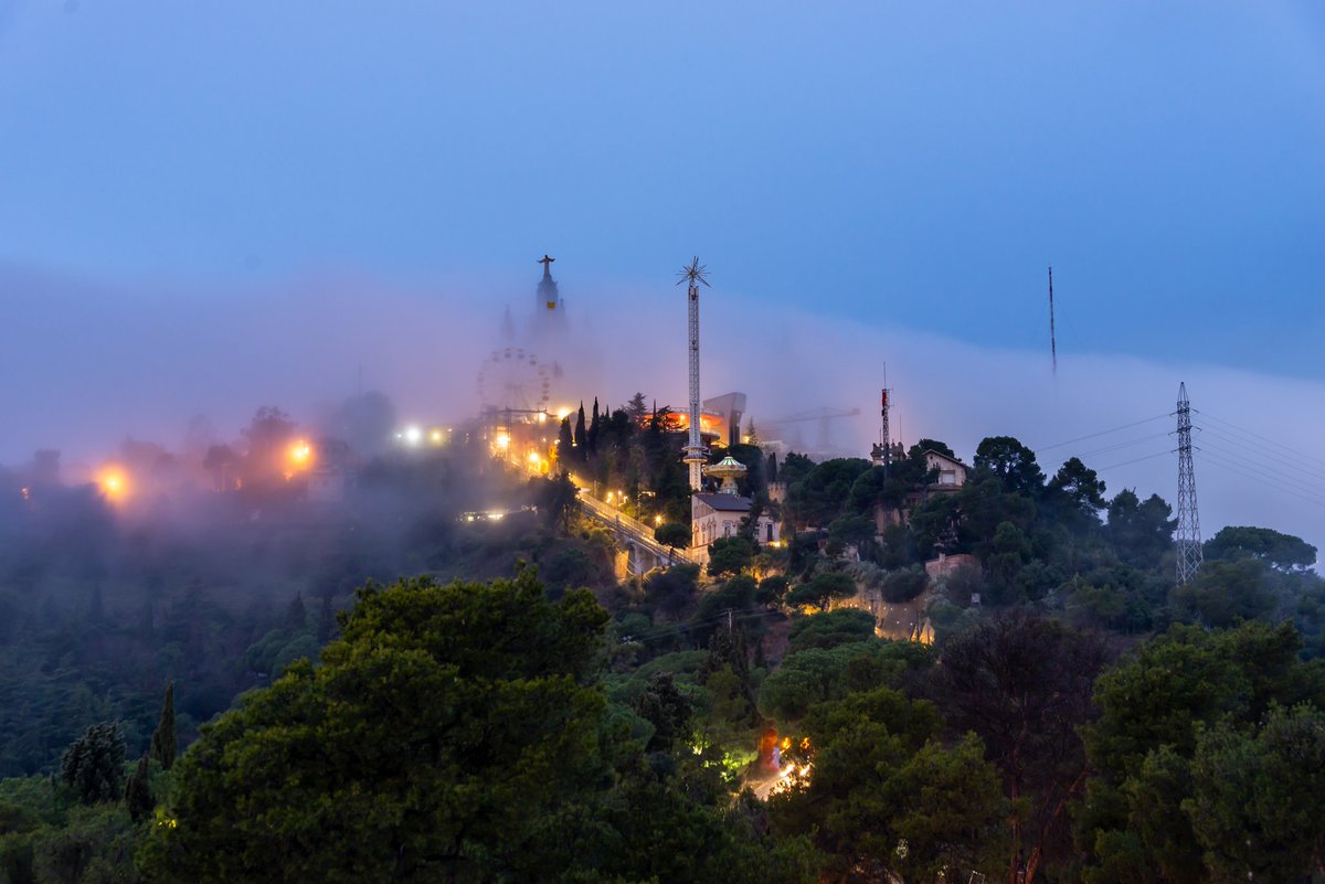 alfons_pc's tweet image. #stratus orográficos enganchados a la cima de #Collserola esta mañana 04/01 dsd #obsFabra #RACAB @3CatInfoelTemps @btveltemps @AEMET_Cat @ACOMmeteo @meteocat @tempsdemeteo @ame_asociacion