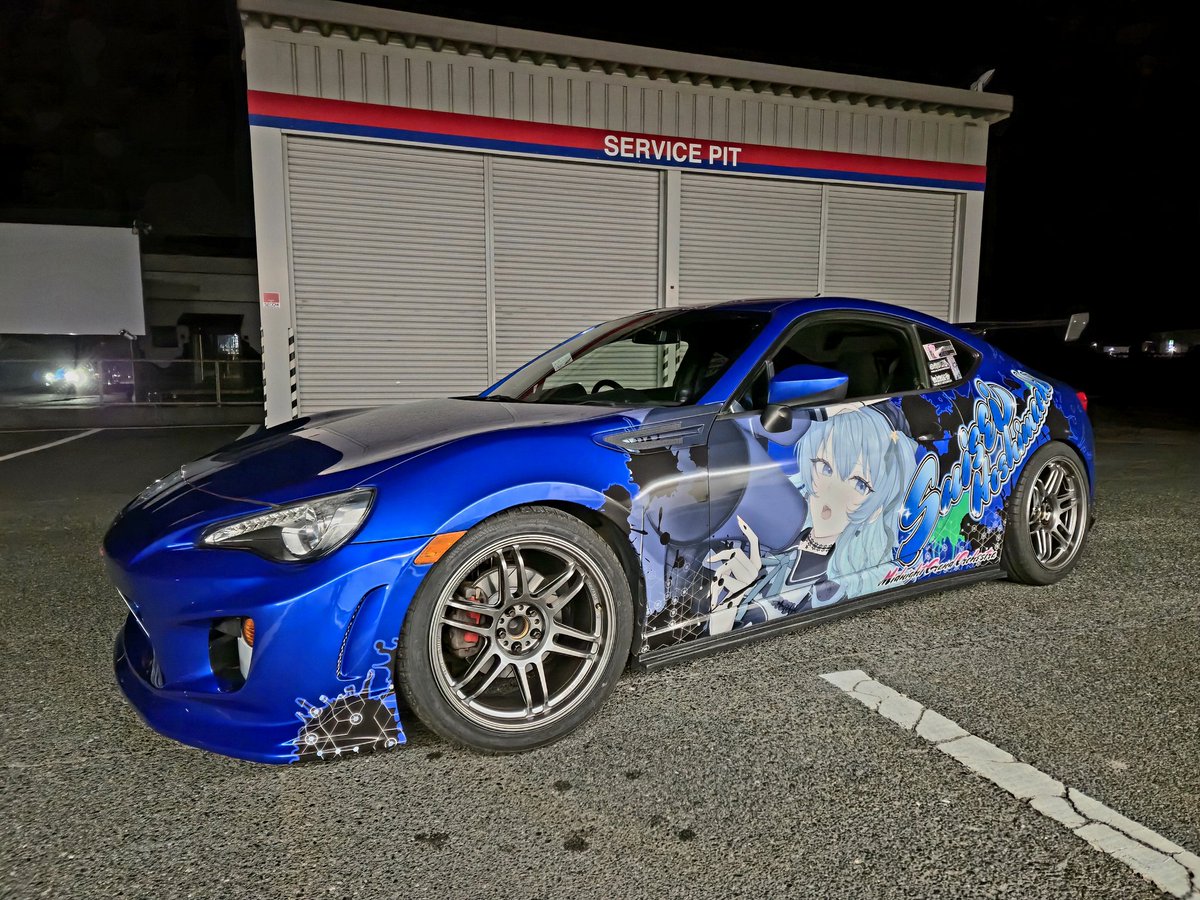 【早い者勝ち】入手困難！CAVE 幻のレッドカラー 極美USED 2回使用 RT @Lychee2dx: カメラ欲しくなる。 中古探すか。