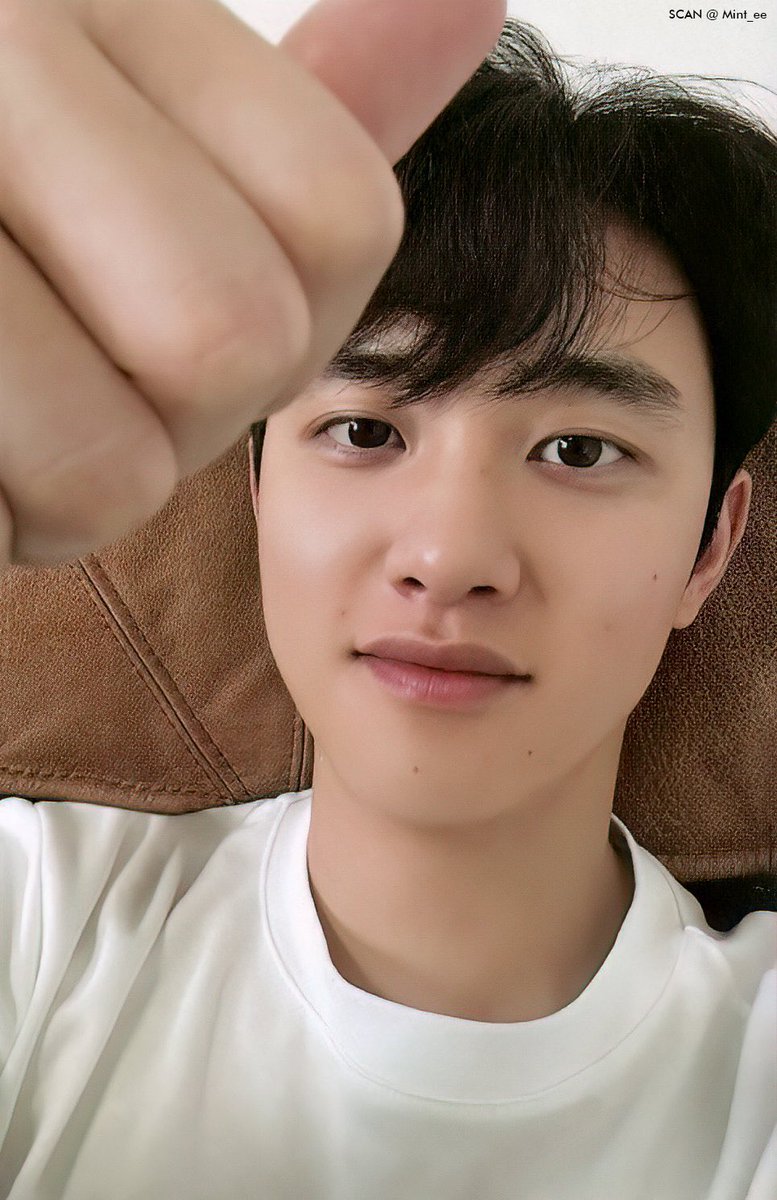 lovefordks's tweet image. 도경수 셀카 수준이 살벌하게 잘생김