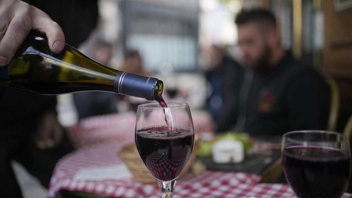RFI's tweet image. «Dry January» en France: «Il y a une bascule culturelle sur l’alcool, mais le blocage politique reste fort»
➡️ go.rfi.fr/IR5