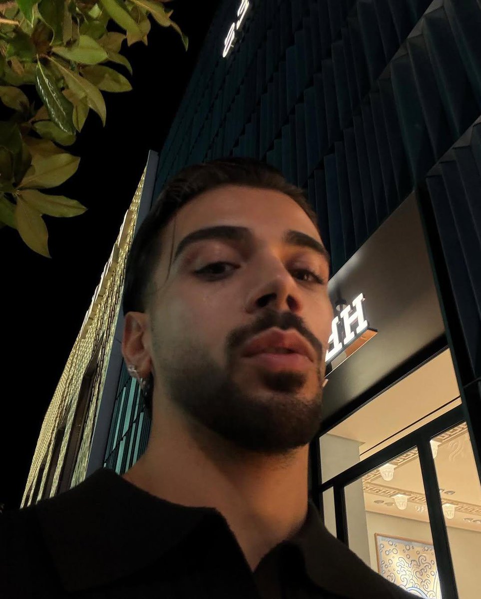 ⁦𝑹𝒐𝓃𝒾 ‹ 🇱🇧  tweet media