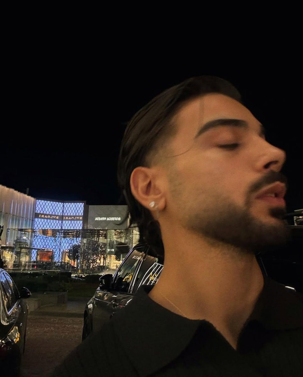 ⁦𝑹𝒐𝓃𝒾 ‹ 🇱🇧  tweet media