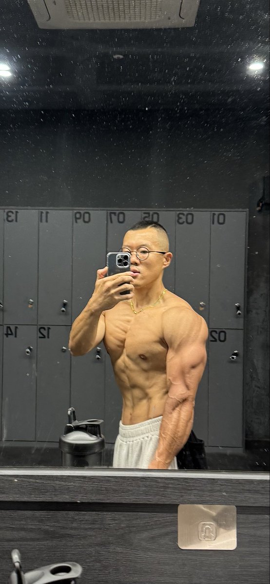 ulsankingyongko's tweet photo. 라이프타임 내추럴 교대근무 직장인
#헬스 #보디빌딩 #운동하는직장인 #bodybuilding https://t.co/9v55gPOkeZ