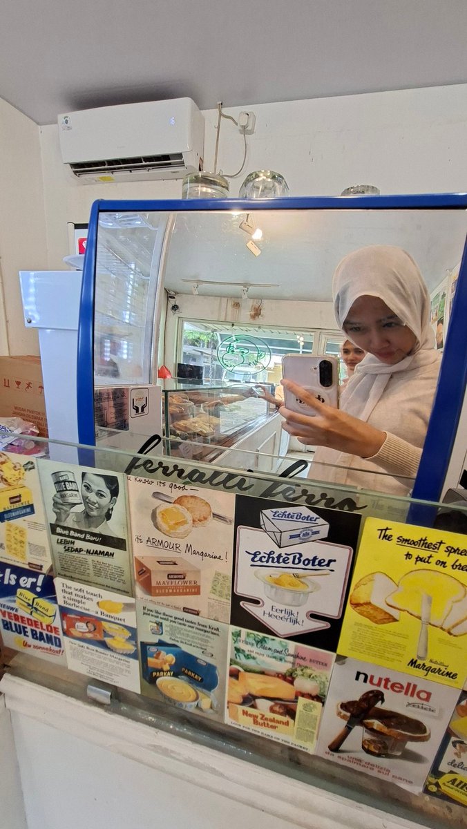 cimolbelajar's tweet image. akibat setiap ngampus mau mampir, tapi selalu "ah besok-besok aja lagi deh..."

baru nyobain MARLEY di penghujung semester 5. #nyesel

YUMMYYY harga kantong pelajar, besok kalo ke kampus wajib mampir 😭🫰