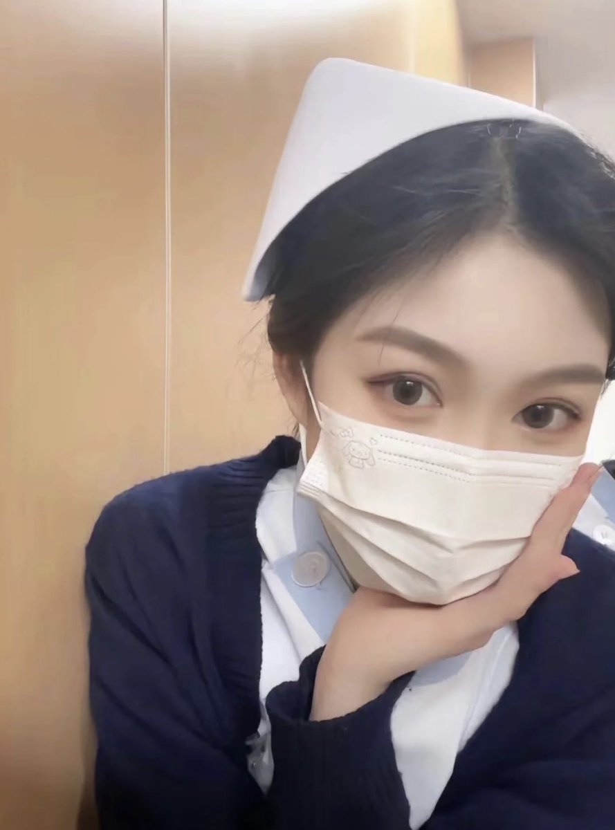 一张图这名你是做护士的