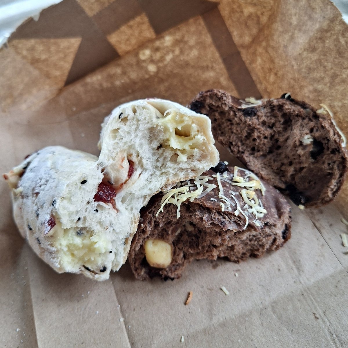 cimolbelajar's tweet image. akibat setiap ngampus mau mampir, tapi selalu "ah besok-besok aja lagi deh..."

baru nyobain MARLEY di penghujung semester 5. #nyesel

YUMMYYY harga kantong pelajar, besok kalo ke kampus wajib mampir 😭🫰