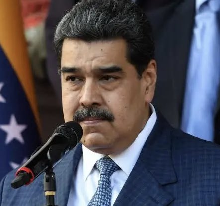 Amerikan kuvvetlerinin Venezuela’da Başkan Nicolás Maduro’nun en ufak bir dirençle karşılaşmadan ülkeden kaçırmaları size de garip gelmedi mi?

Bizim Gebze’de Tavşanlı mahalle muhtarı Memet’i almaya kalksalar, köy daha çok direnirdi valla.