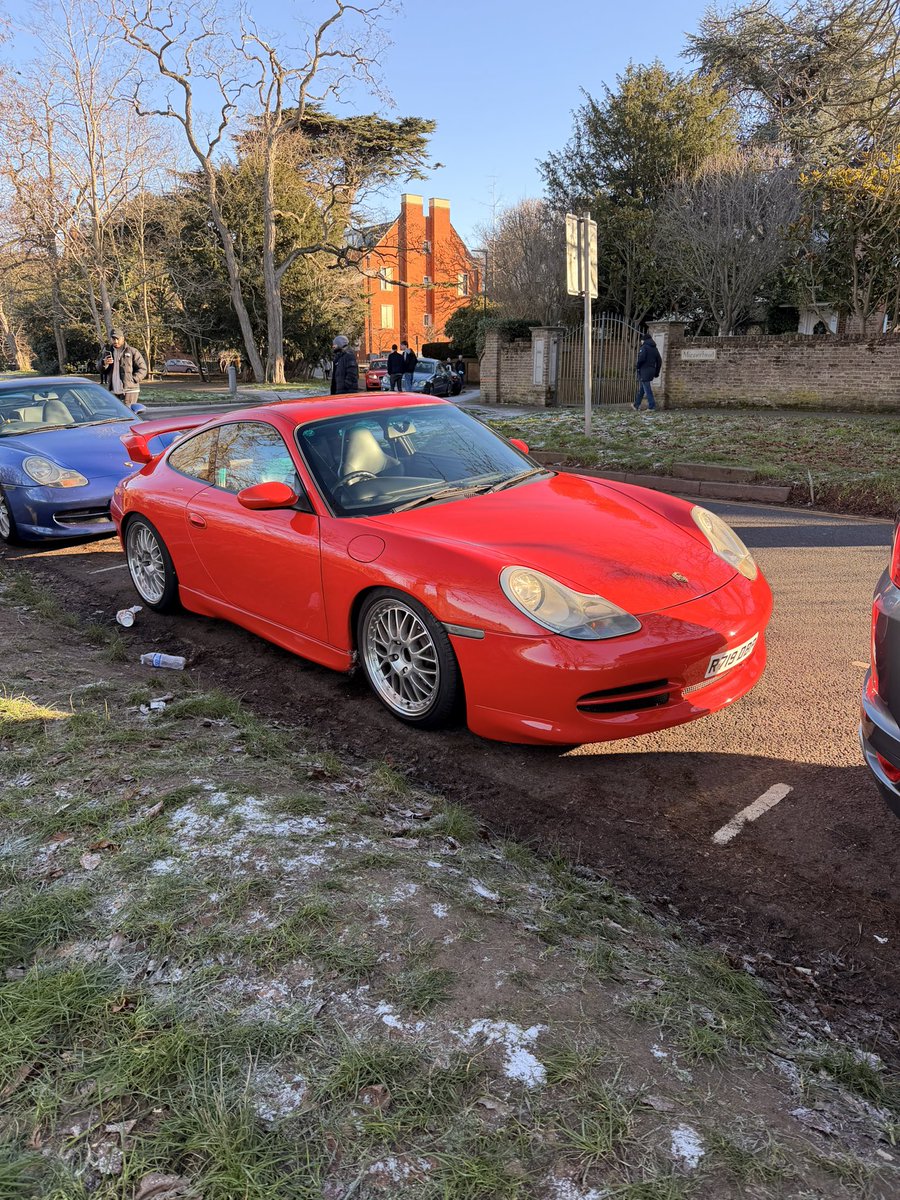 CarBubbleUK's tweet photo. What a morning, 10 minute drive from home and a mix of cars that only this meet could present, and no one’s heard of it… 😍👍🏻 https://t.co/QLLMfLV6Wa