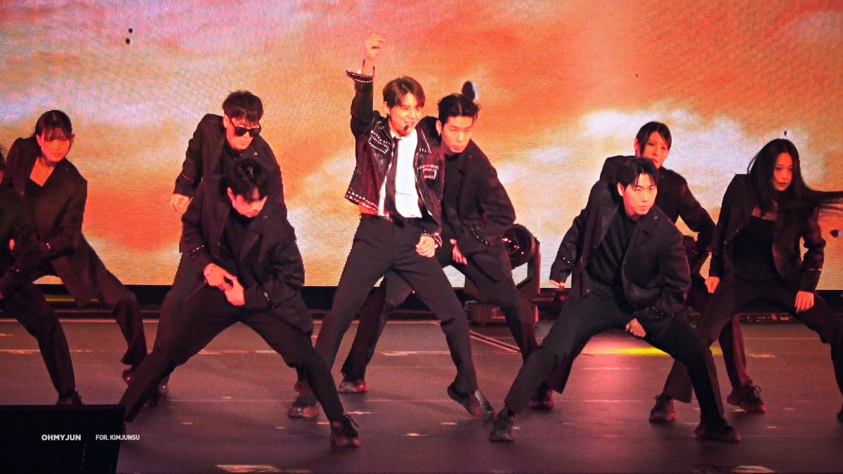 Ohmyjun_com's tweet image. [VID] 260102 JX 2026 FANMEETING 'Hug &amp;amp; Love' in Japan XIA 김준수 - FEVER

🎥 youtu.be/itWslPPWBCY

#XIA #김준수 #시아준수 #XIA준수 #ジュンス #JUNSU #金俊秀