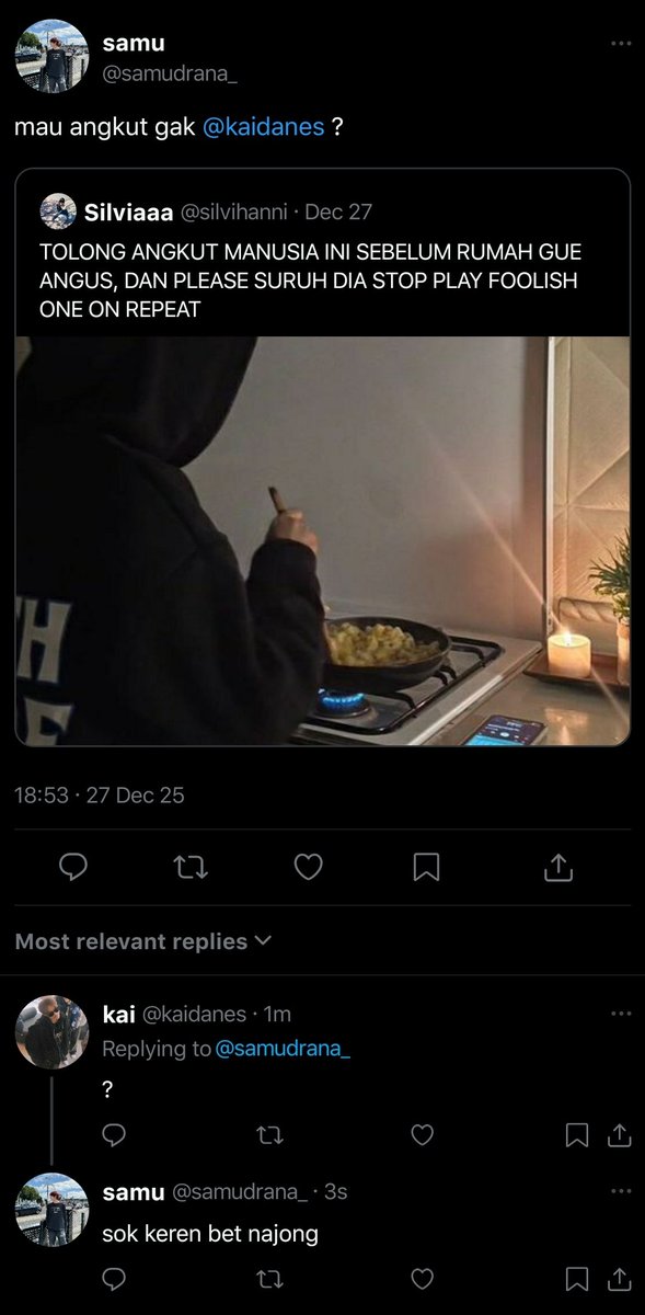 Cosmic Love
"Gravity" 

—• Chenle ft. Jaehyun few tweets au. 

Written by skyabluu