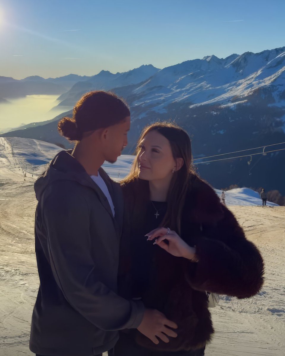 𝑨 𝒕𝒓𝒖𝒆 𝒉𝒆𝒓𝒐 ♥️🙏

Tahirys Dos Santos, a 19-year-old player for Metz, was with his girlfriend, Coline, in the bar in Crans-Montana where a fire broke out that killed at least 40 people.

Tahirys was on the first floor of the bar at the time of the fire. He managed to