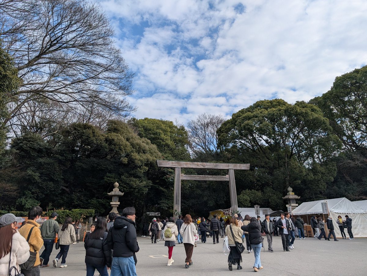走り始め🏃‍♀️&amp;初詣⛩️

3が日は結局走れなかったので、顧問先の練習会が走り始めとなりました😅
これをきっかけにスイッチを入れたい！
練習会後は、昨年に引き続きダッシュの会メンバーでランチ&amp;熱田神宮へ初詣に行ってきました😊
情報交換もいろいろでき、とってもよき時間でした✨