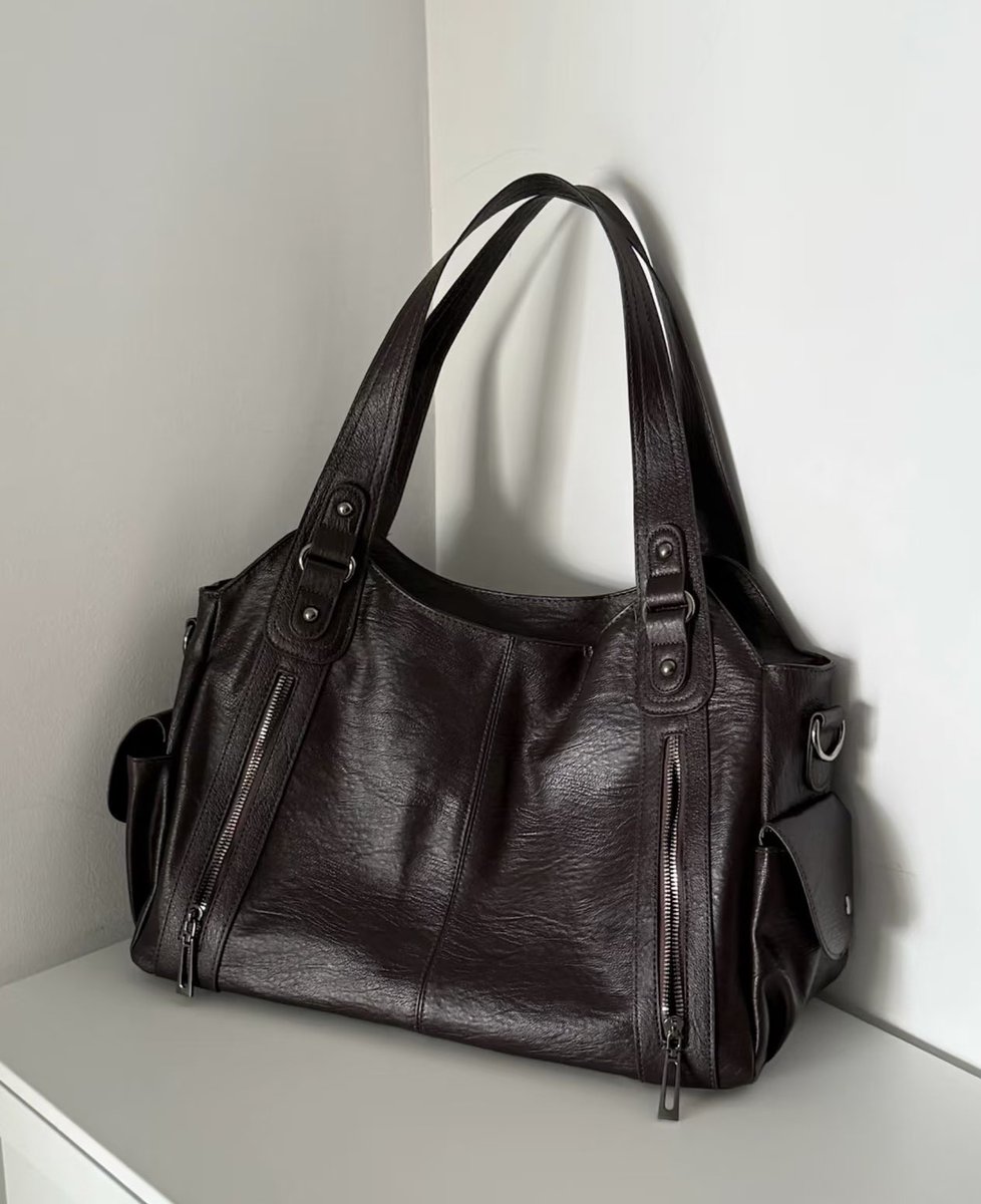 kukkikkingkong's tweet image. ยัยน้องคนนี้ฟีลเกาหลีเกาใจมากกก จุได้เยอะ มีซิป2ช่องเลย แล้วสายมีมาทั้งยาวทั้งสั้นคือคุ้มากอ่า กับราคาแค่ 299 จะบ้า🫢