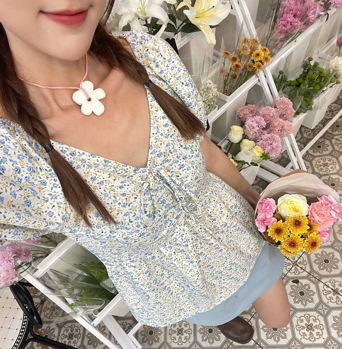 moveonstuff's tweet image. 𐙚 Pokee peeko ♡ / Ciara Top
from 490 baht (โทนดอกไม้สีฟ้าน้ำเงินเหลือง🫐🌸)

🩷price /265.- 
ใหม่มาก ไม่มีตำหนิ ✨

Size : S (เหมาะสำหรับลูกค้าที่อก 28-32”)
ยาว23” ยางแขนก่อนยืด9” 

#ส่งต่อpokeepeeko #pokeepeeko #ส่งต่อเสื้อผ้า #โล๊ะตู้เสื้อผ้า