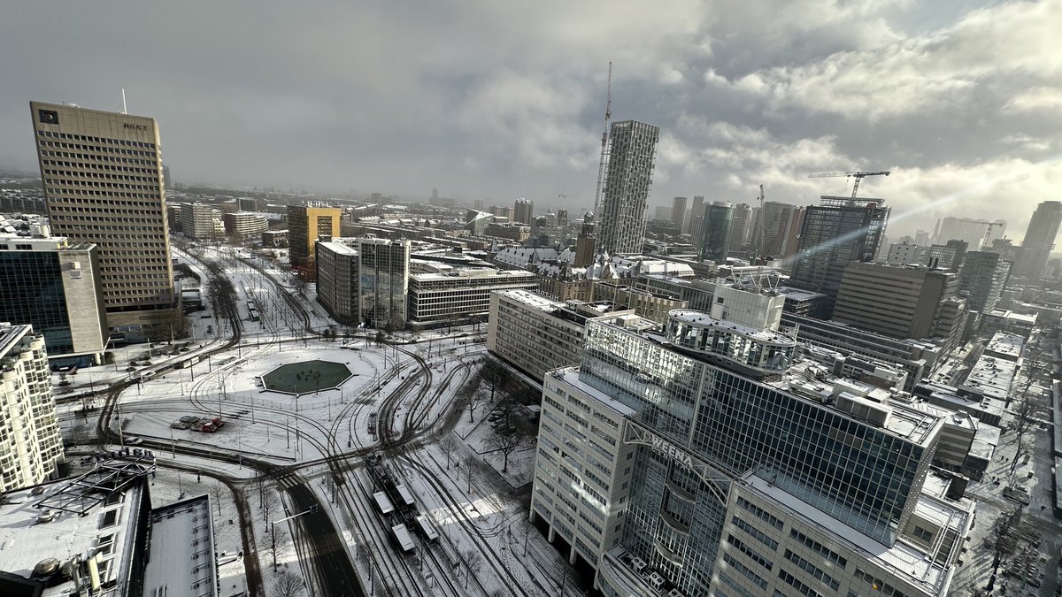 CeesHelmons's tweet photo. #Rotterdam #BeautifulRotterdam #Hofplein #Snow #Coolsingel #Hilton https://t.co/ub9T5WKycl