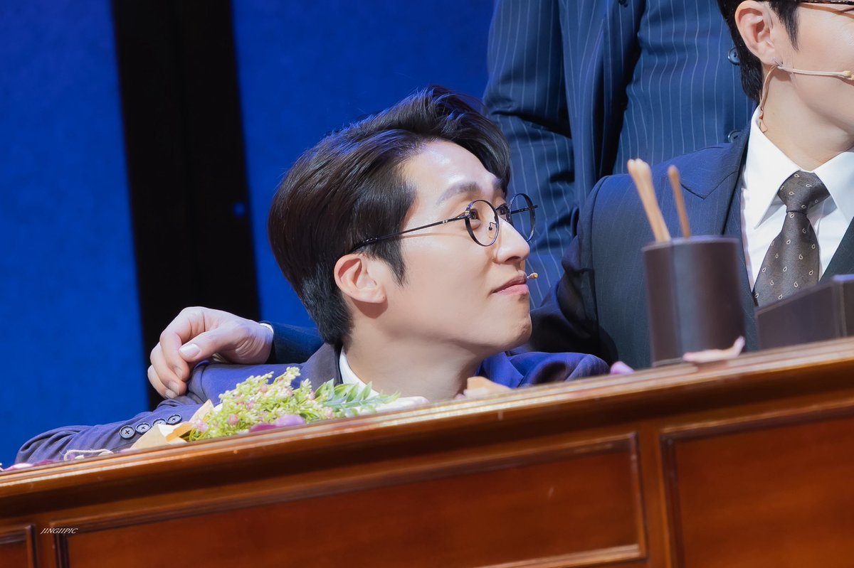 JINGIIPIC's tweet image. 251224 밤 [ 팬레터 ]

이윤 | #김지철