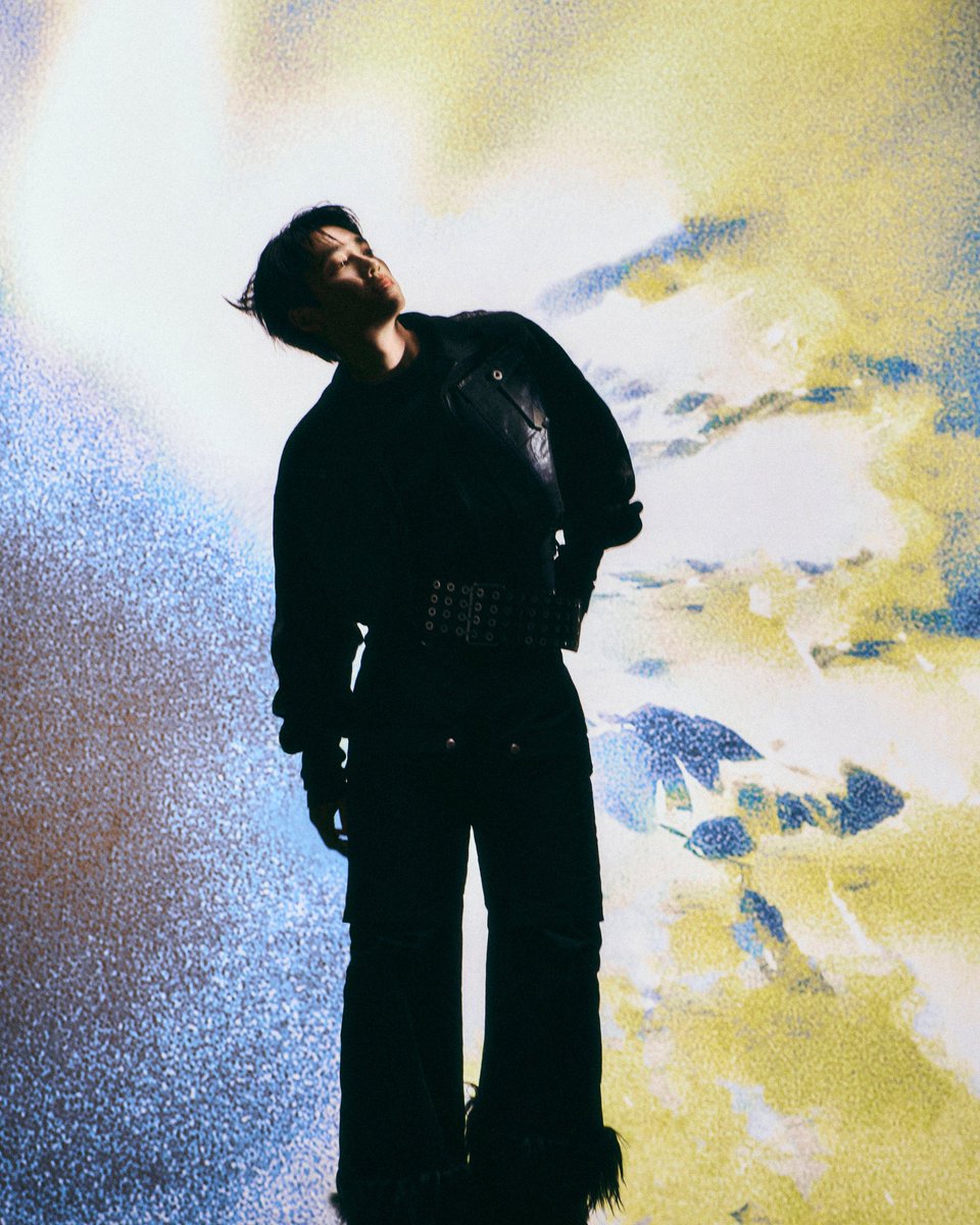 dkspopbase's tweet image. DOH KYUNGSOO looks sickening in Teaser Image - Cube 03 for ‘REVERXE’

#도경수 #DOHKYUNGSOO