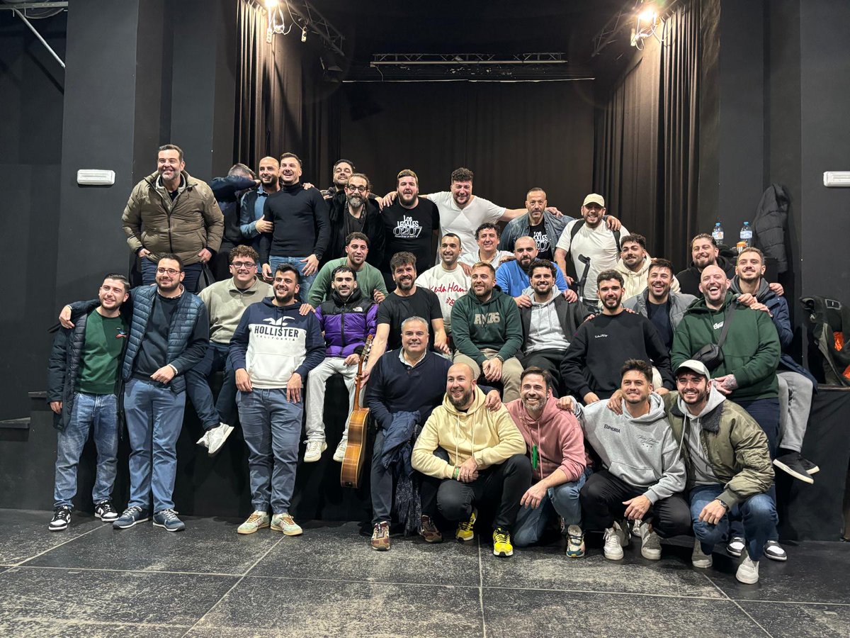No hay nada más bonito que un ensayo compartido y su ratito de convivencia con amigos. ¡Esto es carnaval! 🎭