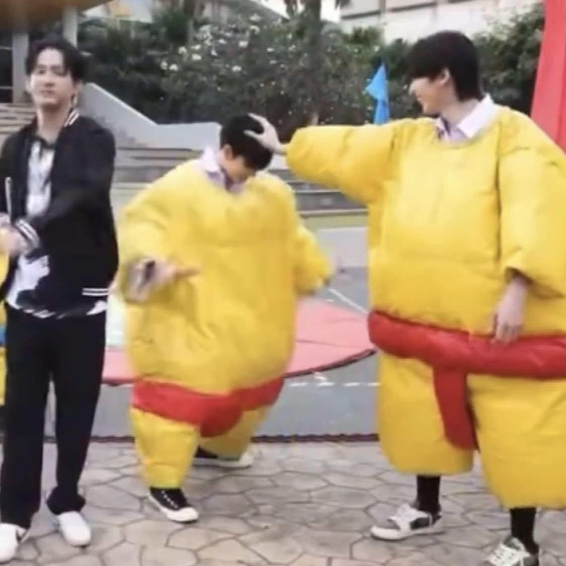 bunnybiboo's tweet image. ไม่มีใคร

ชั้น : น้องต้าชุดฉลาม &amp;amp; ซูโม่ตุวกม