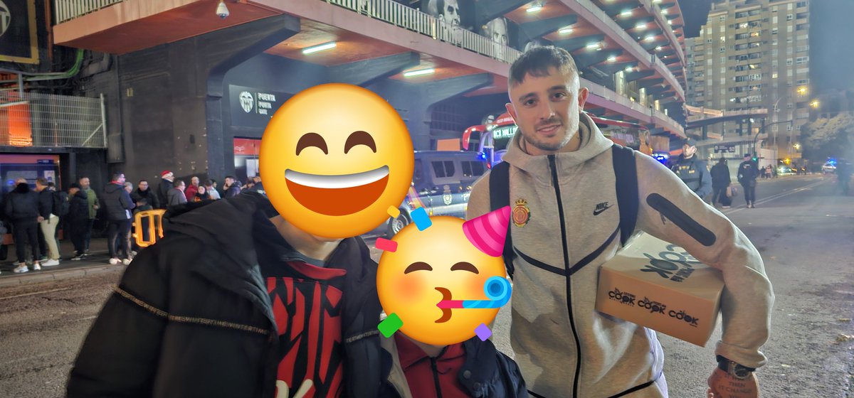 David_CostaRoig's tweet photo. @Capilus1971 @TNT811 @JUANMISB97 @UHmallorca Último partido de liga en Valencia https://t.co/jhVM4BNvQ5