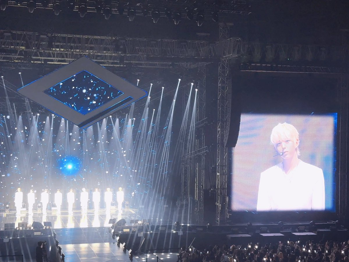 chihenxjl's tweet photo. "After holding his first fan concert in the Philippines last August, this January finally brings his first fan concert in Korea.

What makes it even more special is that after taking three months of rest, this marks our son's first return to the stage. That's why our whole family had to be there to show our support.

AHOF, AAA Awards 'Best New Artist (Group).'

ChihEn, you were born to shine on stage."

— Daddy Chien