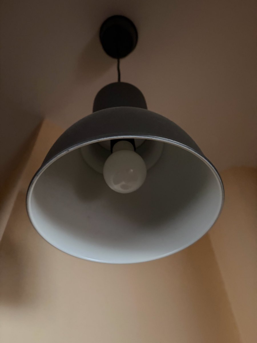 Şehrin ortasında, Mecidiyeköy’de elektriksiz geçen on altıncı saati tamamlıyoruz. Bir önceki gece boyunca ve dün öğlene kadar da elektrik yoktu. 

<a href="/bedaskurumsal/">BEDAŞ</a> 
<a href="/BEDASDestek/">BEDASDestek</a> 
<a href="/TCEnerji/">T.C. Enerji ve Tabii Kaynaklar Bakanlığı</a>