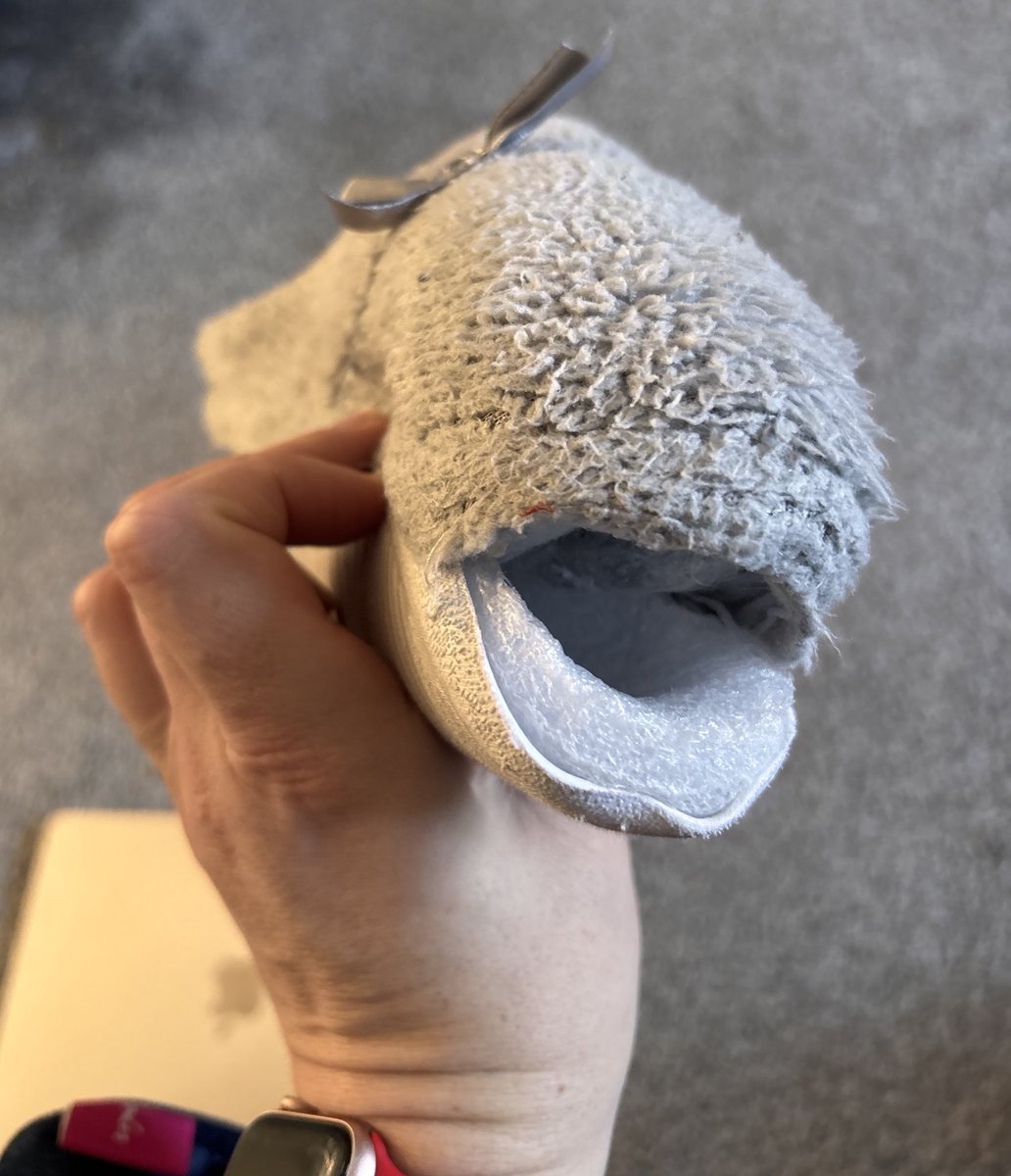 For all you foot loving c*nts 😏 

Your chance to purchase My sweaty, smelly slippers, which are falling apart 😈 

They will be sold to the highest bidder 💰