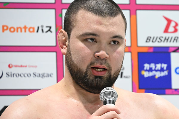 まかない坊主 坊主、黒パンで出てきたらあかんよ もう、みんなウルフの虜やったで👏