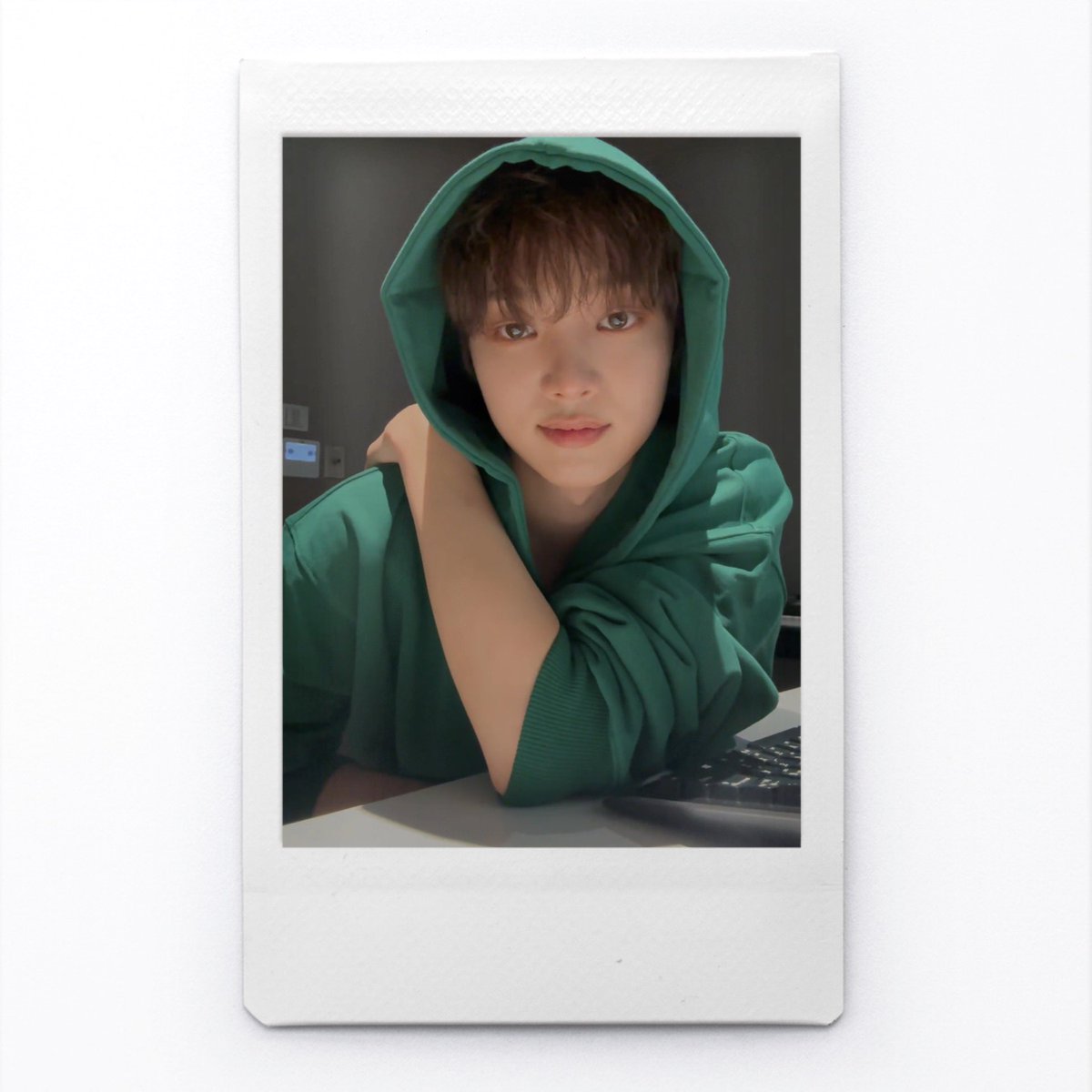 eeEBbb02's tweet photo. 🔴🍊의주🍊님이 LIVE를 시작했습니다 : 
쭈락방 ~ ~ 🏡✌🏻 https://t.co/HrWVbPktVZ